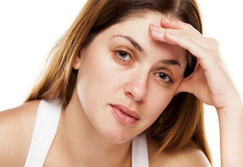 Hình ảnh bệnh nhân bị mắt trũng do bệnh lý