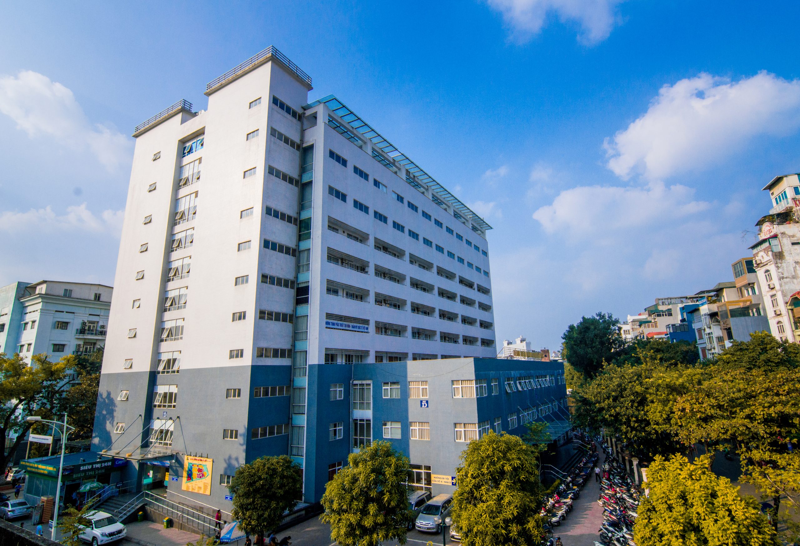 Tòa nhà D - Trung tâm kỹ thuật cao Bệnh viện Việt Đức
