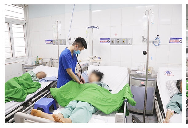 Bệnh nhân đuối nước được điều trị oxy hỗ trợ
