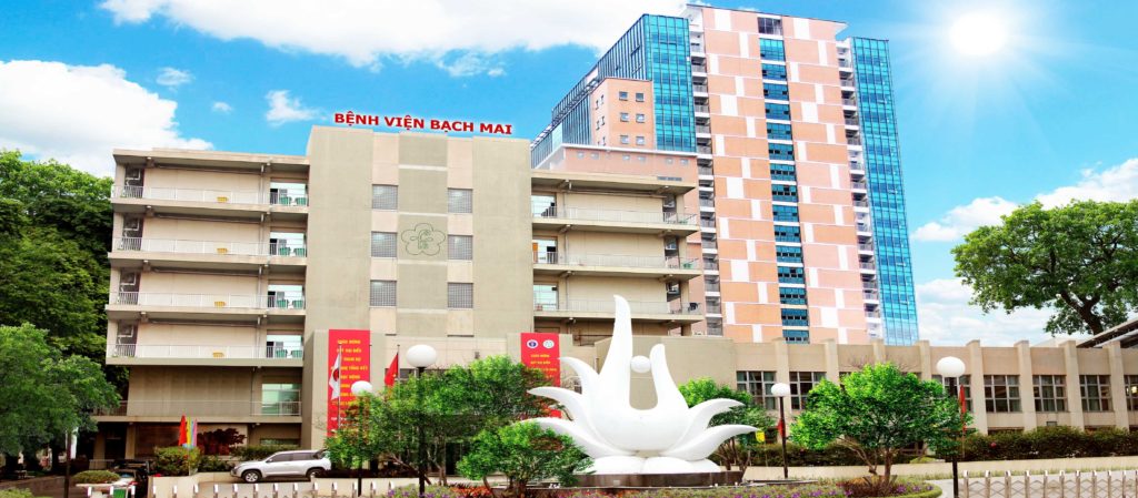 Khám bệnh tại Bệnh viện Bạch Mai