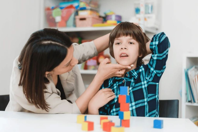 Nguyên nhân gây rối loạn giao tiếp ở trẻ