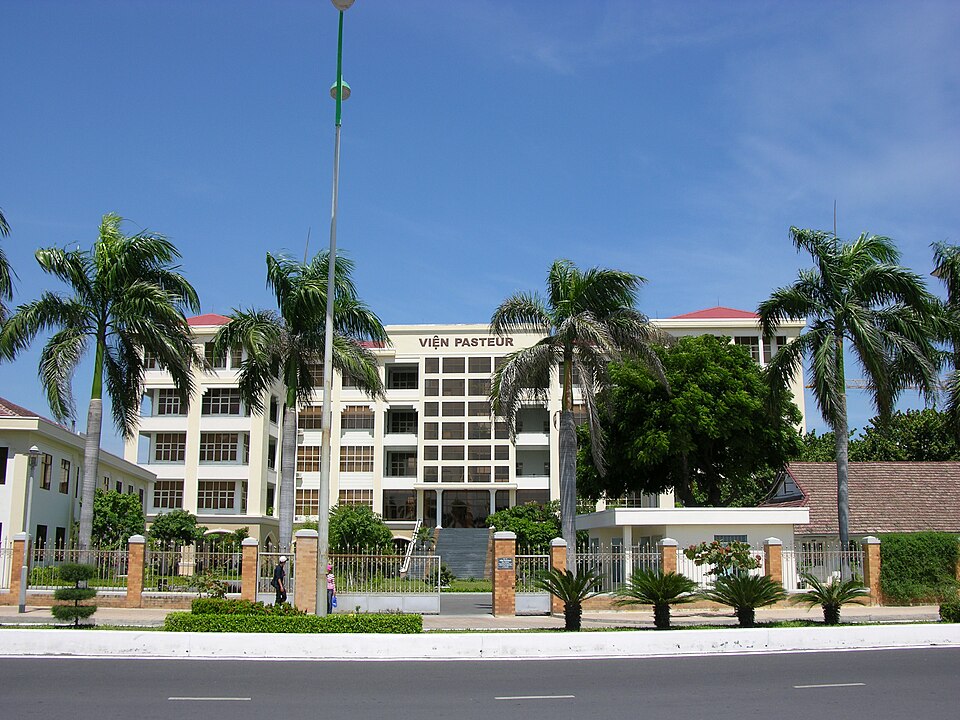 Viện Pasteur Nha Trang nhìn từ bên ngoài