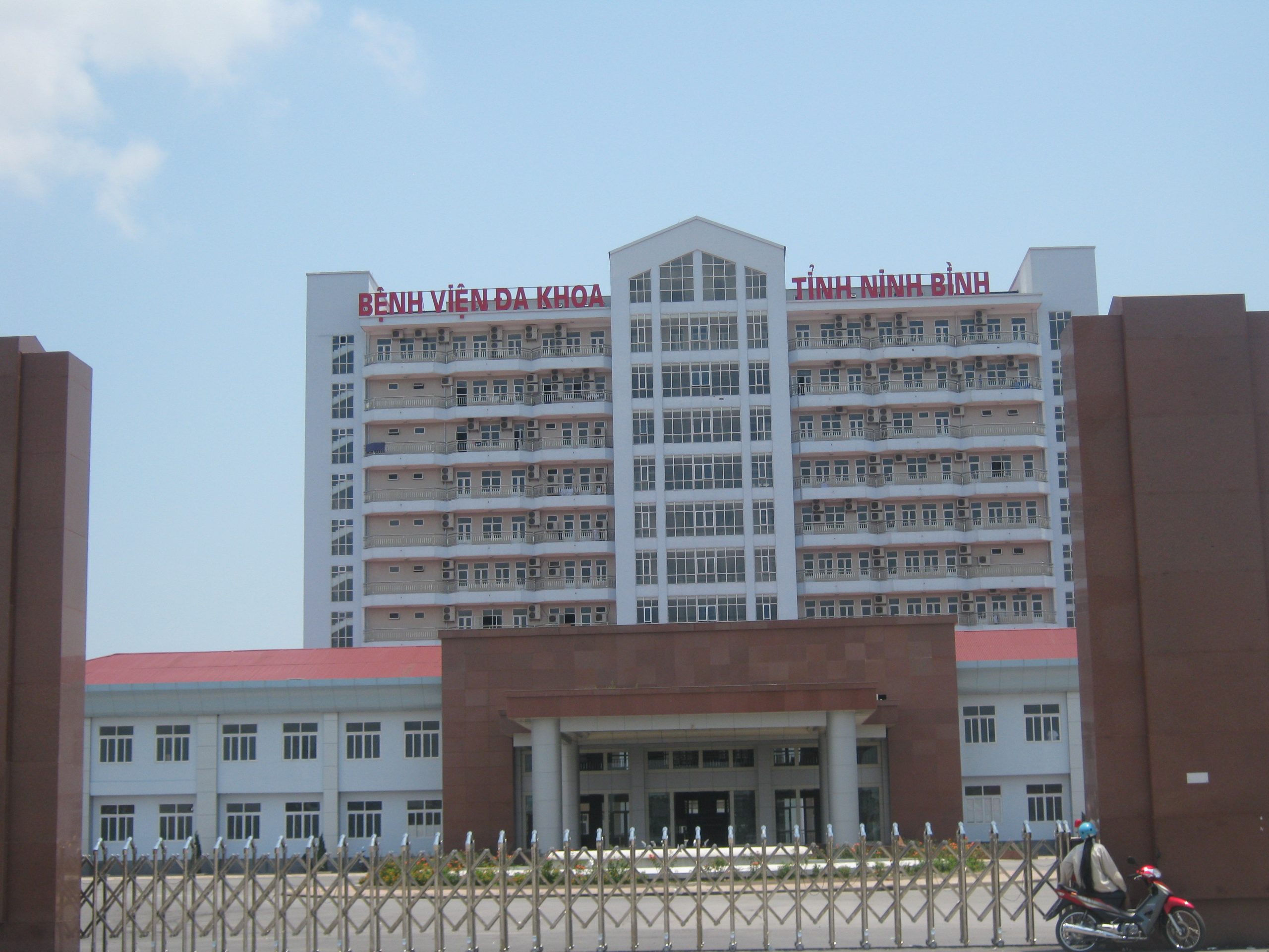 Toàn cảnh Bệnh viện Đa khoa tỉnh Ninh Bình