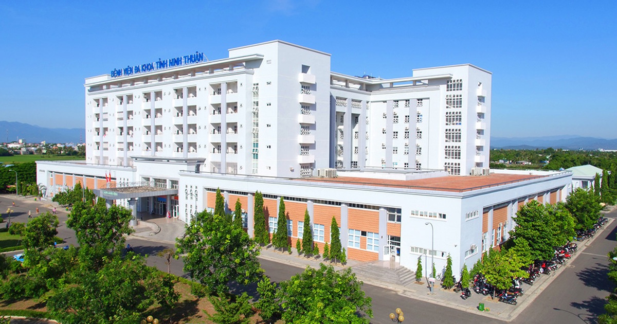 Cổng chính bệnh viện đa khoa tỉnh Ninh Thuận