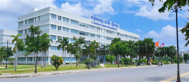Bác sĩ tại Bệnh viện Chợ Rẫy Phnom Penh
