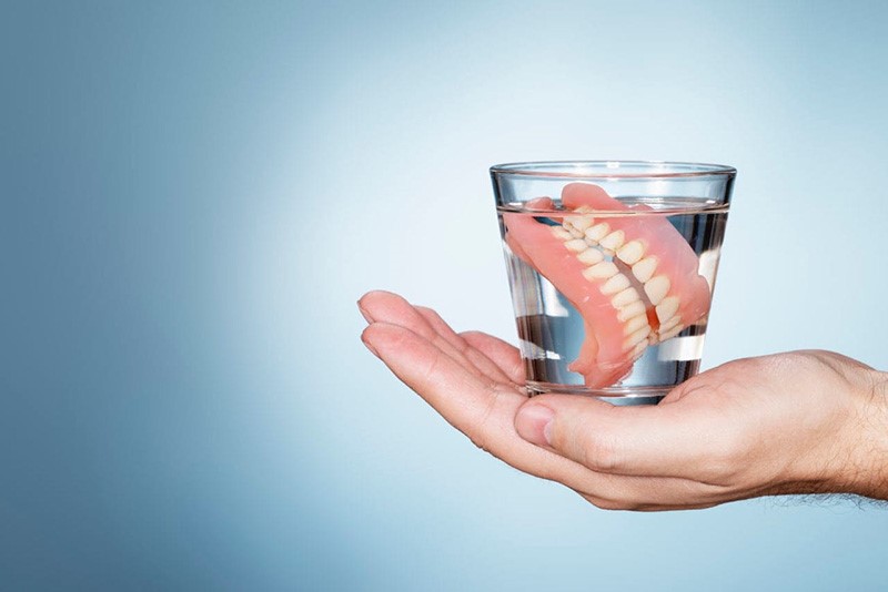 Thời gian ngâm răng giả tháo lắp